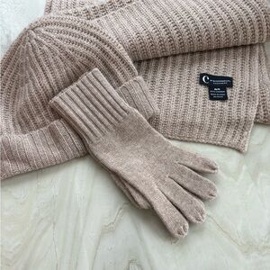 Bloomingdale’s’s cashmere camel/tan Ribbed Knit Hat, Scarf & Gloves Set